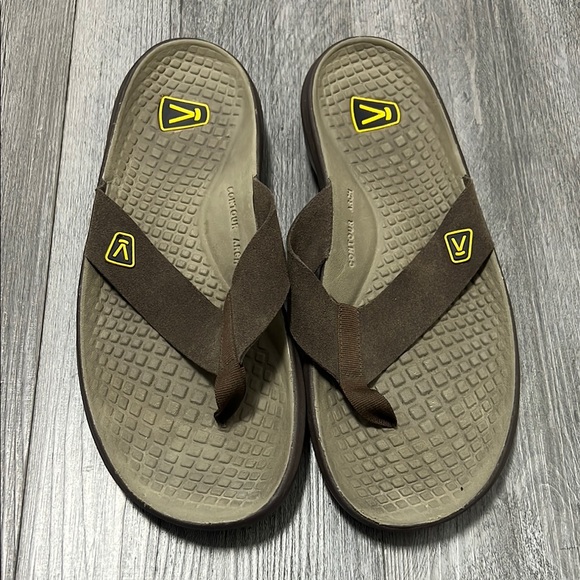 KEEN Mens Kona Flip Sandals / contour arch /brown / Size 12 - Picture 3 of 13